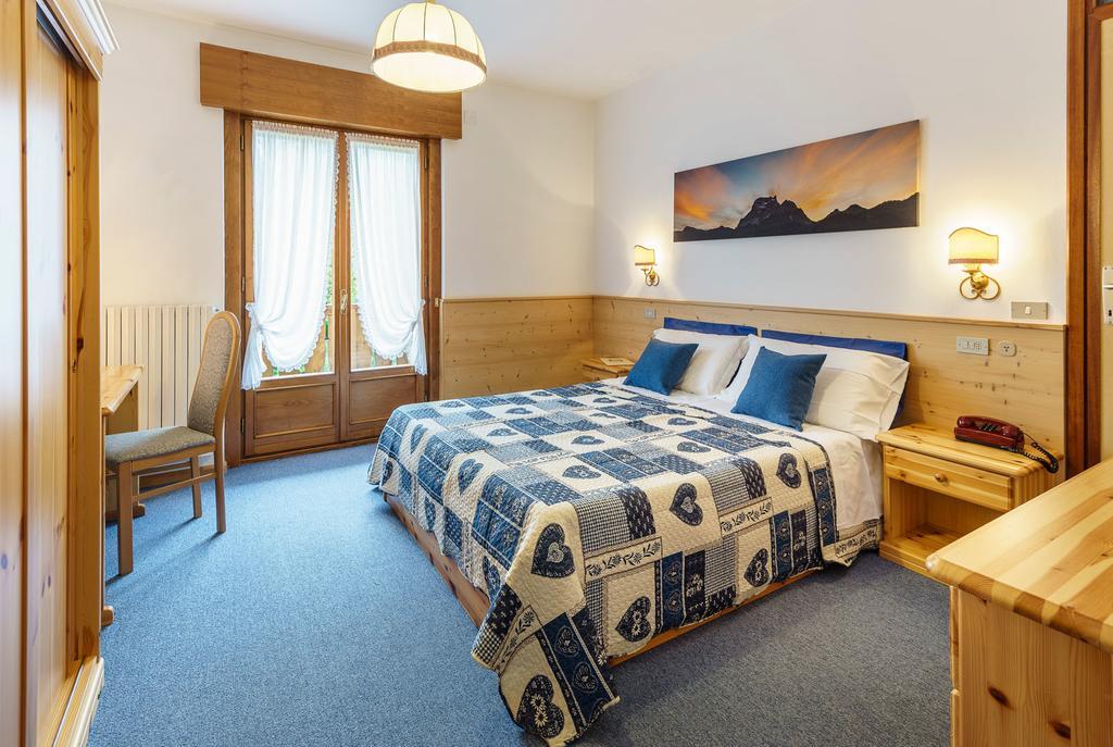 Hotel Roma San Vito di Cadore Habitación foto